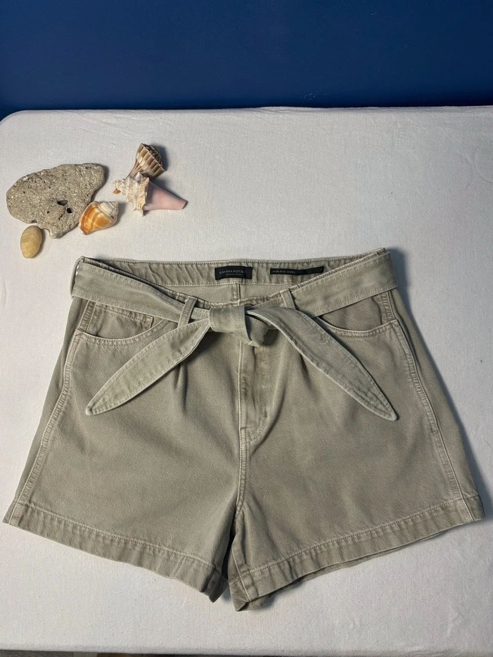 Banana Republic High-Rise Tie-Waist Denim Shorts in Sand Gray - Size 32